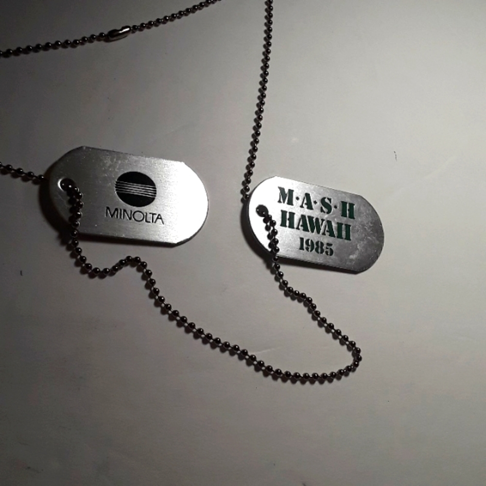 RARE MINOLTA CAMERA COMPANY PAIR MASH HAWAII 1985 DOG TAGS